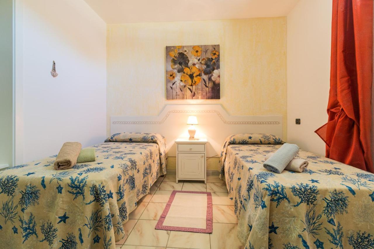 Vacanze a Villa Orosei Esterno foto